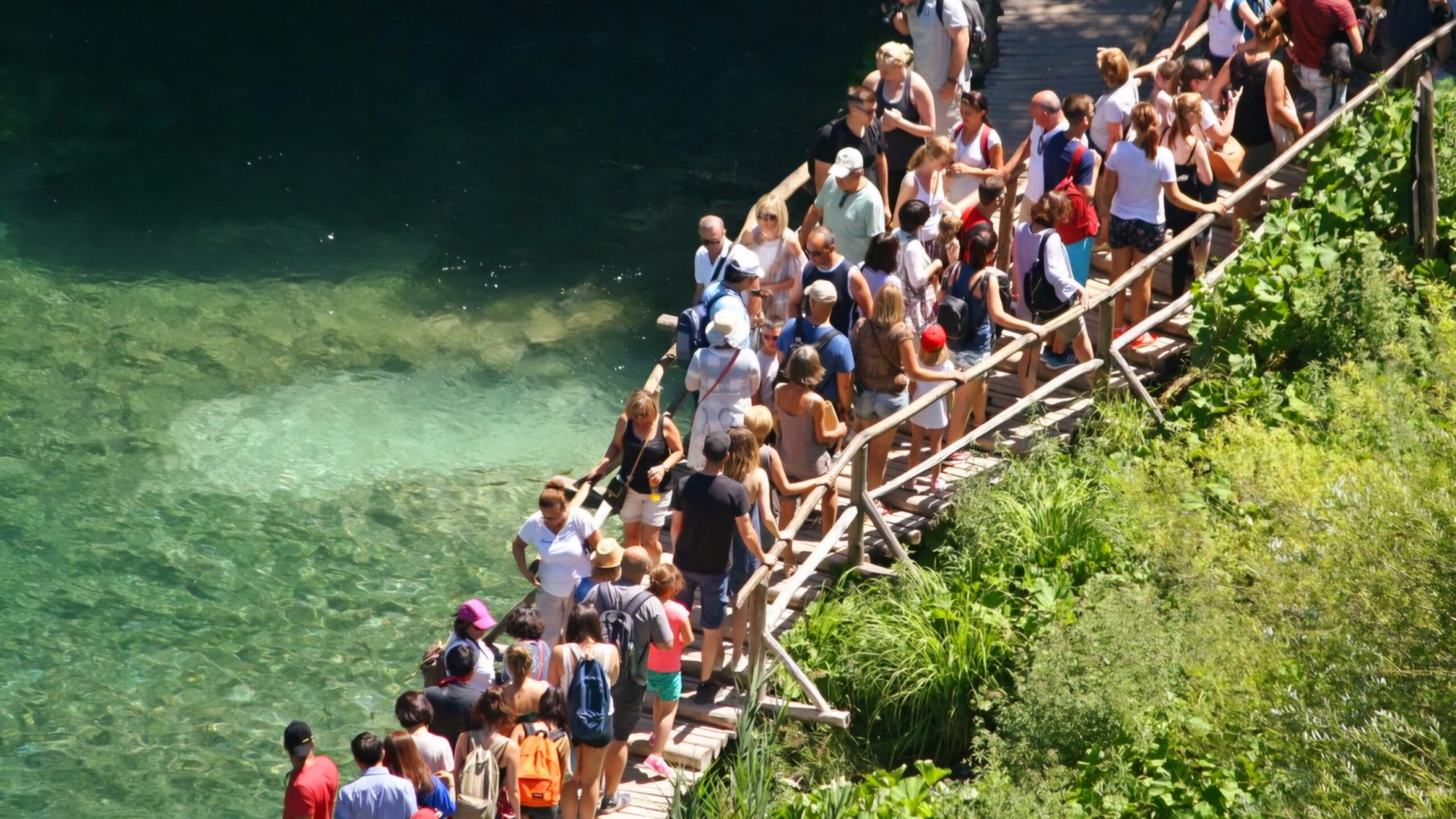 Plitvice Lakes in the afternoon, Peaceful walk through Plitvice Lakes, Beautiful photos of Plitvice Lakes